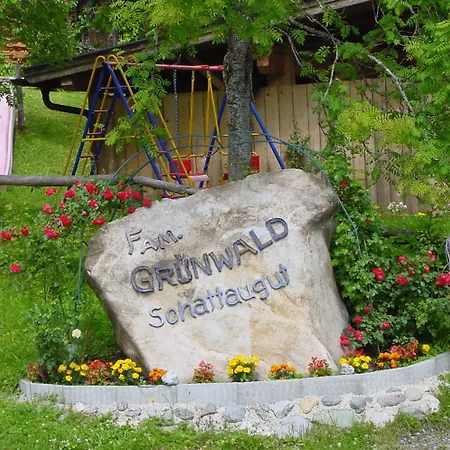 Schattaugut Farm stay *