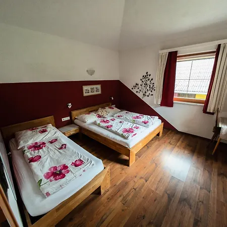 Schattaugut Farm stay